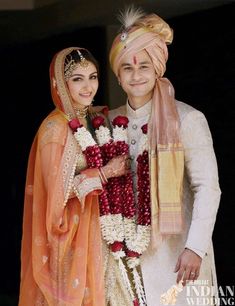 Soha Ali Khan Wedding, Kunal Khemu, Soha Ali Khan, Groom Dress Men, Mumbai Wedding, Celebrity Bride, Reception Look, Indian Wedding Couple, Hindu Bride