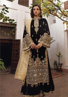 Kamiar Rokni, Wedding Velvet, Embroidery Motif, Velvet Sleeve, Velvet Suit, Pakistani Salwar Kameez, Silk Trousers, Pakistani Designers