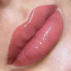 Explore the best lip blushing before and after pictures. See examples of various lip tattoo techniques and the great results that can be achieved. #liptattoo #lipblush #lipblushing #lipblushtattoo #permanentlipstick #permanentlips #permanentmakeup #permanentmakeuplips #permanentmakeupforlips #lipblushbeforeafter #lipblushbeforeandaftre #liptattoobeforeafter #liptattoobeforeandafter #pmuhub Russian Lips, Makeup For Lips, Make Up Lips, Permanent Lipstick