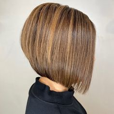 Vertical Graduation Haircut, Triangle Graduation Haircut, Triangular Graduation Haircut, Graduated Form Haircut, Short Graduation Haircut, Graduation Bob Haircut, Square Graduation Haircut, Short Concave Bob, Round Graduation Haircut