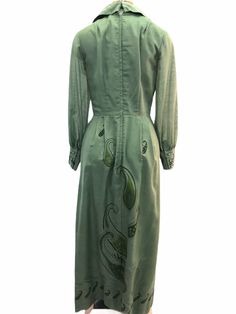 "Vintage 1970s Alfred Shaheen green paisley long sleeve maxi dress with zip closure up the back MEASUREMENTS Chest: 36\" Sleeve: 29\" Length: 55\" Waist: 26\" Modern Size Estimate: S/M All measurements are taken with the garment laid flat. CONDITION: Excellent Vintage Condition- spot at back All items at Time Warp are vintage, so there is some wear. They may not be 100% free of minor defects, as they have already been loved. We list items by condition and note any flaws. INV 2461" 1970s Style Green Long Sleeve Dress, 1970s Green Long Sleeve Dress, Green Long Sleeve Dress With Paisley Print, Green Long Sleeve Paisley Print Dresses, Green Paisley Print Long Sleeve Dresses, Retro Green Long Sleeve Maxi Dress, Green Long Sleeve Retro Maxi Dress, Fitted Long Sleeve Paisley Print Maxi Dress, Vintage Long Green Dress