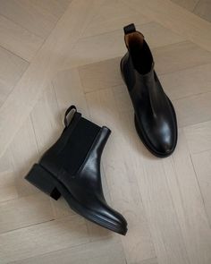 Franca Leather Black – Flattered Boots Men Outfit, Naturalizer Shoes, Clean Shoes, Minimalistic Design, Fall Shoes, Bags And Accessories, Chelsea Boot, Winter Shoes, Black Leather Boots