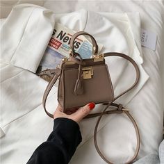 Brand Name: ZECKShape: FLAPPlace Of Origin: HE BEI ?ProvinceHandbags Type: Shoulder BagsTypes of bags: Shoulder HandbagsOrigin: CN(Origin)Main Material: PUClosure Type: HaspHardness: SOFTStyle: FashionModel Number: 5257-24017Lining Material: PolyesterOccasion: VersatileGender: WOMENPattern Type: SolidNumber of Handles/Straps: SingleInterior: Cell Phone PocketDecoration: LOCKItem Type: Handbags Summer Handbag, Necktie Set, Oversized Sweater Women, Summer Handbags, Purple Backpack, Luxury Crossbody, Travel Handbags, Handbags Casual, Cute Backpacks