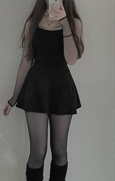 Crop Top And Mini Skirt Outfit, Mavis Outfit Inspiration, Cute Goth Date Outfits, Cute Casual Goth Outfits, Goth Girl Outfits Aesthetic, Fishnets With Skirt, Autumn Alternative Outfits, Dark Skirt Outfit, Gothic Girl Outfits