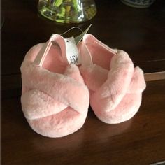 Brand New!! This Adorable Pair Of Faux-Fur Slippers From Baby Gap Feature Ultra-Comfy “Straps” And Footbed That Is Sure To Keep Your Little One Cozy In Any Season! So Sweet! Nwt; Size 3 (6-12m). Thank You For Stopping By! All Items In My Closet Are From My Own Personal Collection And A Clean, Smoke-Free Home. Please Check Out My Other Listings ~ Many Nwt Items Added Weekly! Happy Shopping!! Marvel Shoes, Funny Slippers, Sandals Comfy, Barbie Party Decorations, Unicorn Slippers, Shark Slippers, Kids Dress Collection, Spa Slippers, Bear Slippers