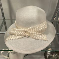 Sherel’s New York Handmade Boutique Women’s Hat. Lovely For Summer Parties, Outdoor Events. Go Out Of Town In This Gorgeous Hat! Brand New, In The Original Box. Never Before Worn. White Panama Hat For Spring Formal Events, White Formal Hat Band For Spring, Elegant White Hat Bands For Vacation, Elegant Cloche Hat With Flat Brim For Vacation, Elegant Cream Hat For Vacation, White Elegant Hat For Vacation, Elegant White Fedora For Spring, Elegant White Hat For Vacation, Elegant White Vacation Hat