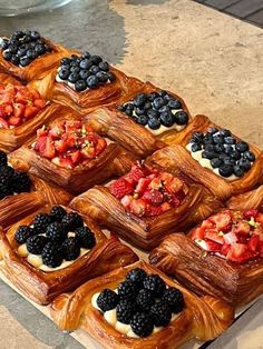 Coffee Shop Baked Goods Ideas, Cafe Baked Goods, Roll Croissant, Cafe Pastries, Pastry And Bakery, Delicious Snacks Recipes, Cooking Art