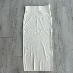 Nwt Open Edit Ivory Pencil Skirt Size S Super Soft Material Approx 32” From Waist To Hem 86% Viscose 14% Polyester Casual Cream Pencil Skirt, Fitted Cream Midi Skirt, Fitted Off White Skirt, Cream Fitted Midi Skirt, Off White Fitted Skirt, Cream Pencil Skirt For Spring, Maxi Pencil Skirt, Black Leather Shorts, Forever 21 Skirt