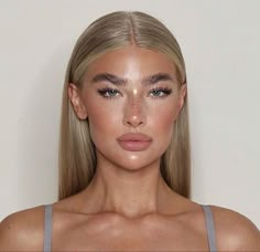 Spring Makeup Looks, Stunning Eye Makeup, Jess Hunt, Dark Eyebrows, Wife Aesthetic, Eye Makeup Looks, Smink Inspiration, Braut Make-up, Blonde Hair Inspiration