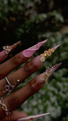 Long Stilleto Nails Design Spring, Bling Stiletto Nails, Uni Nails, Fake Crying, Stiletto Acrylic Nails, Summer Stiletto Nails, Girl Pranks, Stilleto Nails Designs, Medium Nails