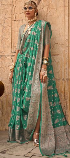 Green color Saree in Georgette fabric with Weaving, Zari work Green Georgette Saree, Broad Border Saree, Green Color Saree, Reception Lehenga, Teal Green Color, Wedding Green, Border Saree, Half Sleeve Blouse, Green Saree