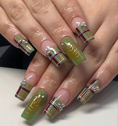 90s Christmas Nails, Artsy Acrylic Nails, Short Plaid Nails, Y2k Acrylics, Ongles Y2k, Edgy Winter Nails, Early 2000s Nail Designs