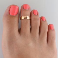 SIZING METHOD for Toe or Midi Rings: 1) For Toe Rings, use half of your shoe size, or your full pinkie size (80% accurate) 2) Measure your Toe/Finger using a string or Dental Floss       * With a piece of string or dental floss, wrap it snugly but not tight at the part of the toe/midi where you want the ring will lay (on the toes, typically between the knuckles) and mark it where the ends meet. * Lay your measured string on the mm side of a ruler and get a mm measurement. * Look up your size on Tiny Rose Gold Toe Ring, Simple Hypoallergenic Toe Midi Rings, Hypoallergenic Toe Ring For Promise, Hypoallergenic Promise Toe Ring, Minimalist Rings Simple, Toes Ring Silver, Gold Toe Rings, Stackable Rings Silver, Gold Rings Simple