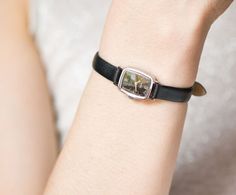 He encontrado este interesante anuncio de Etsy en https://www.etsy.com/es/listing/234547468/black-small-womens-wrist-watch Lady Watch, Silver Watches Women, Cute Watches, Vintage Watches Women, Small Watch, Hand Watch, Rose Gold Watches, Small Women, Girls Watches