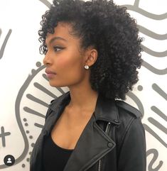 Yara Shahidi, Bunny Costume, Natural Hair Styles Easy, Natural Styles, Penteado Cabelo Curto, Permed Hairstyles, American Woman