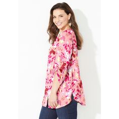 A blouse for all seasons, thanks to its light and breezy georgette fabric. Polished and fluid, this relaxed silhouette floats over the body for a soft, feminine look and feel. Vacation Rayon Blouse With Relaxed Fit, Relaxed Fit Rayon Blouse For Vacation, Feminine Rayon Blouse For Vacation, Feminine Flowy Blouse For Vacation, Flowy Breezy Blouse For Day Out, Spring Breezy Relaxed Fit Blouse, Versatile Flowy Spring Blouse, Breezy Flowy Blouse For Day Out, Flowy Breezy Tops For Daywear