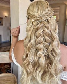 Cute Hair For Weddings, Hoco Queen Hairstyles, Boho Braid Hairstyles Wedding, Homecoming Hairstyles Long Blonde Hair, Unique Half Up Hairstyles, Prom Hairstyles French Braid, Med Length Prom Hair Styles, Straight Hair Wedding Styles Half Up, Mermaid Braid Half Up Half Down