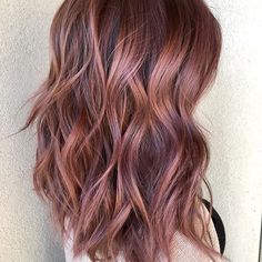 Rose Gold Brown Hair, Gold Brown Hair, Rose Gold Hair Balayage, Brunette Hair Cuts, Gold Balayage, Gold Hair Colors, Hair Color Rose Gold, Balayage Blonde, Spring Hair Color