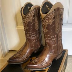 Ariat Women’s Zealous Boots Color Sandstorm Brand New Condition Never Worn Elegant Snip Toe Boots For Rodeo, Fitted Western Heeled Boots With Closed Toe, Western Style Formal Heeled Boots, Elegant Round Toe Boots For Rodeo, Ariat Women, Ariat Shoes, Cowboy Boots, Womens Boots, Women Shoes