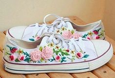 Nice Flat Shoes, Embroidery Sneakers, Shoes Embroidery, Embroidered Converse, Diy Sneakers, Painted Sneakers, Floral Sneakers, Embroidery Shoes, Hand Painted Shoes