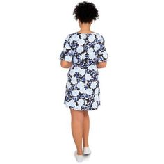 Give yourself a gorgeous look this season with square neck line dress. This dress features a bold daisy print and flutter short sleeve look, absolutely stunning for any occasion. | Larky Lark Women's Daisy daze puff dress, Black, Medium Knee-length Daisy Print Dress For Spring, Knee-length Daisy Print Summer Dress, Puff Dress, Daisy Print, Quarter Sleeve, Three Quarter Sleeves, Three Quarter, Square Neck, Scoop Neck