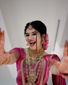 Indian Bridal Photoshoot, Wedding Haul, Bridal Photoshoot Ideas, South Indian Bridal Look, Indian Bridal Look, South Indian Wedding Hairstyles, Indian Bride Poses, Indian Bride Photography Poses, Indian Bride Makeup