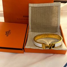 Lightly Used Gm Herms Bracelet Hermes Bracelet, Hermes Jewelry, Bracelet Men, Bracelets For Men, Color White, Women Jewelry, Bracelet, White, Color