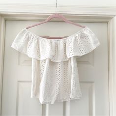 N E W Style Envy White Eyelet Flounce Off The Shoulder Blouse Large New With Tags No Flaws Cute Boho Top Off The Shoulder Eyelet Offers Welcome Quick Shipping White Off-shoulder Top With Ruffles For Day Out, White Ruffled Off-shoulder Top For Day Out, White Off-shoulder Short Sleeve Top For Spring, White Short Sleeve Off-shoulder Top For Spring, White Feminine Off-shoulder Tops, White Off-shoulder Top With Short Sleeves For Spring, Feminine White Off-shoulder Tops, White Feminine Off-shoulder Top For Day Out, Off-shoulder Lace Top Blouse For Summer