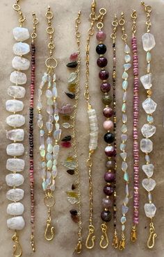 Luxury Spiritual Jewelry With Gemstone Beads, Nature-inspired Beaded Necklace With Gemstone Beads For Gifts, Bohemian Crystal Necklace With Beaded Chain, Earthy Style Gemstone Beads Jewelry, Diy Crystal Jewelry, Cross Jewelry Diy, Luxury Nature-inspired Necklaces With Gemstone Beads, Beaded Bracelet Diy, Crystal Jewelry Diy