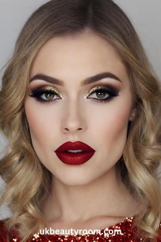 Vegas Makeup Ideas Night, Christmas Night Out Makeup, Soft Glam Christmas Makeup, Holiday Glam Photoshoot, Red Gold Eye Makeup, Makeup For Party Night, Easy Christmas Makeup Ideas, Christmas Makeup Easy, Red Lip Makeup Looks