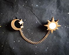 Collar Ideas Fashion, Collar Pins Chain, Stargazer Aesthetic, Collar Reference, Astrology Fashion, Sun Jewelry, Star Crossed