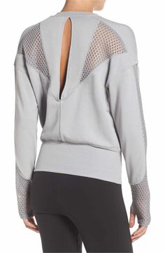 Main Image - Alo Formation Pullover Sportswear Details, Sporty Outfits, Sportswear Women, Sporty Style, Fashion Details, Print Top, Sport Fashion, Capsule Wardrobe, Sport Outfits