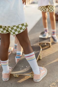 Skater Kids, Outfits For Guys, Vans Toddler, Kids Sportswear, Spring Kids, Teen Summer, Summer Outfits Kids, Skater Boy, Beach Kids