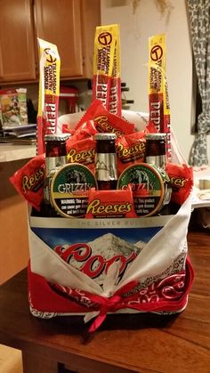 Redneck Man Bouquet for Valentine's Day Man Bouquet, Valentine Gift Baskets, Diy Stocking Stuffers, Valentine Baskets, Candy Bouquets