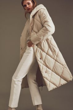 The Snug-As-A-Duvet Coat  Is Having A Moment, And You Won'T Want To Miss Out. Encapsulating This Cozy Trend, Our Padded Longline Design Shows Off Quilted Panels, A Thick Hood And Long Sleeves. Utility-Style Trims Come In The Form Of A Matching Belt And Toggles At The Hem, So You Can Cinch It In Further To Keep Out The Cold On Winter Walks. Long Quilted Coat Outfit, Puffer Jacket Long Outfit, 2024 Winter Jacket Trends, Maxi Puffer Coat Outfit, Long Winter Jacket Outfit, Winter Jackets 2024, Winter Coats 2024, Outfits For Nyc Winter, Padded Coat Outfit