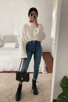 40+ Best Winter Date Night Outfits [2024] To Be Cozy And Stylish Outfit Botas, Casual College Outfits, Uni Outfits, Neue Outfits, Outfit Chic, Work Fits, Outfit Jeans