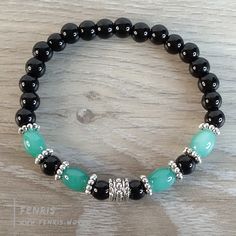 obsidian bracelet Black Jewelry Aesthetic, Stone Meanings, Bracelets Black, Stretchy Beaded Bracelet, Bracelets Handmade Diy, Diy Bracelets Patterns, Gemstone Beaded Necklace, Gemstone Beaded Bracelets