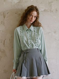 Composition : POLYESTER 60% VISCOSE 40%Country of Origin : CHINA Frilly Collared Shirt, Fitted Military Collared Top, Military Style Collared Cotton Top, Olive Military Style Collared Top, Military Style Short Sleeve Top With Button Closure, Collar Shirts, No Frills, Mint, Top Blouse