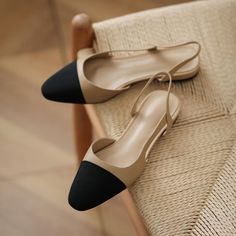 Classy Purses, Classy Shoes, Slingback Flats, Slingback Shoes, Trending Handbag, Womens Purses, Stylish Shoes, Cute Shoes, Pump Shoes