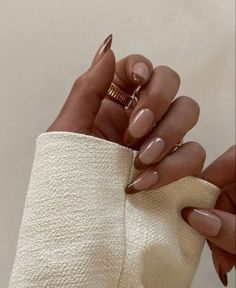 Ongles Beiges, Manicured Nails, Brown Acrylic Nails, Kutek Disney, Unghie Sfumate, Money Fashion, Beige Nails, Almond Nails Designs, Almond Acrylic Nails