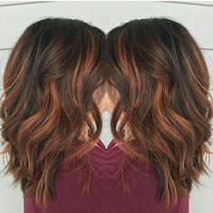 Red Highlights In Brown Hair, Rambut Brunette, Hair Colorful, Copper Balayage, Autumn Hair, Wavy Hairstyles Medium, Red Brown Hair, Nails Winter, Caramel Highlights