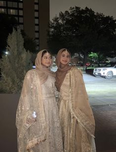 Eid Outfits Hijab, Eid Celebration Ideas, Eid Outfits For Teens, Eid Gift Ideas, Celebration Photography, Eid Abaya, Hijabi Wedding, Desi Dress, Estilo Hijab