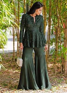 Green Tarah Set Rashika Sharma - Fabilicious Fashion Green Net Outfit, Dark Green Garara Dress, Green Kurti Design Dark, Dark Green Sharara Suit, Green Net Dress, Dark Green Sharara, Garara Designs, Net Sharara, Chiffon Sharara