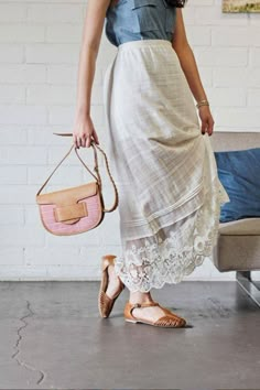 Muslin Skirt Women, Muslin Skirt, Pretty Skirt, Kacey Musgraves, Woven Sandals, Modesty Fashion, Skirt Trends, Beautiful Skirt, Skirt Shoes