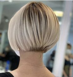 Stacked Haircuts, Stacked Hair, Chic Short Hair, Stacked Bob Haircut, Really Short Hair, Chin Length Hair, Bob Hairstyles For Fine Hair