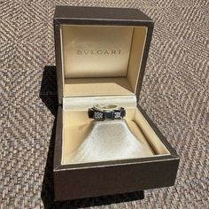 Brand New!!! - Includes Box - Warranty And Authenticity Certificate - Size 52 - 18k White Gold - Mother Of Pearl & 36.5 Crt Diamond Settings!! Bulgari Serpenti, Evening Gloves, Red Trench Coat, Authenticity Certificate, Kids Necklace, Touch Screen Gloves, Ring Color, Diamond Settings, Mens Accessories Jewelry