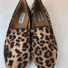 These Leopard Print Flats By Steve Madden Are New Without Tags--Previous Display. They're A Women's Size 8 Fabric Upper. A Classic Shoe To Elevate Any Outfit. Comfortable Shoes For The Office, Out On The Town, Parties And Vacation. Shoes For The Office, Outfit Comfortable, Leopard Print Flats, Classic Shoes, 8 M, Flat Shoes Women, Comfortable Shoes, Size Clothing, Me Too Shoes