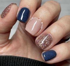 January Nails Natural Nail, Fall Blue Dip Nails, Fall Nails Simple Short Square, Short Starry Nails, January Cruise Nails, Navy Bridesmaid Nails, Navy Blue Fall Nail Ideas, Blue Fall Nail Colors, Blue And Yellow Fall Nails