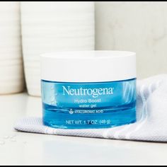 1.7-Fluid Ounce Jar Of Neutrogena Hydro Boost Hydrating Water-Gel Face Moisturizer With Hyaluronic Acid To Hydrate Dry Skin Gel Moisturizer Formula Provides Hydration To Skin, Leaving It Looking Smooth And Supple Day After Day Hyaluronic Acid, A Hydrator Found Naturally In The Skin, Attracts Moisture And Locks It In. 100% Alcohol Free Daily Face Moisturizer Features A Non-Comedogenic Formula That Is Oil-Free, And Is From A Dermatologist-Recommended Brand Unique Face Moisturizer Absorbs Quickly L Neutrogena Skin Care, Water Gel Moisturizer, Gel Face Moisturizer, Neutrogena Oil, Acne Moisturizer, Retinol Moisturizer, Skincare Sale, Hydro Boost, Skin Gel