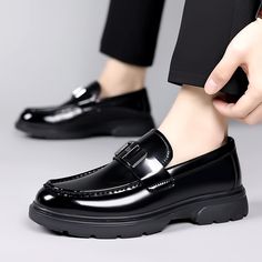 Luxury Brand Mens New Loafers Men Casual Shoes Thick Bottom Men British Brown Wedding Dress Shoes Mens Business Dress, Mens Black Dress Shoes, Men's Wedding Shoes, Mens Business, Slip On Dress Shoes, Business Dress, Men Loafers, Formal Casual, Breathable Shoes